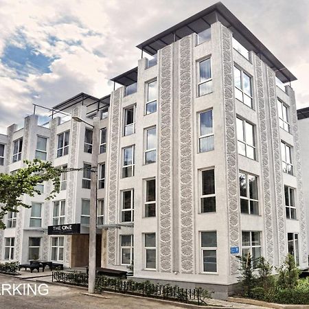 The One Boutique Hotel Тбилиси Екстериор снимка