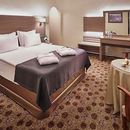 The One Boutique Hotel Тбилиси Екстериор снимка
