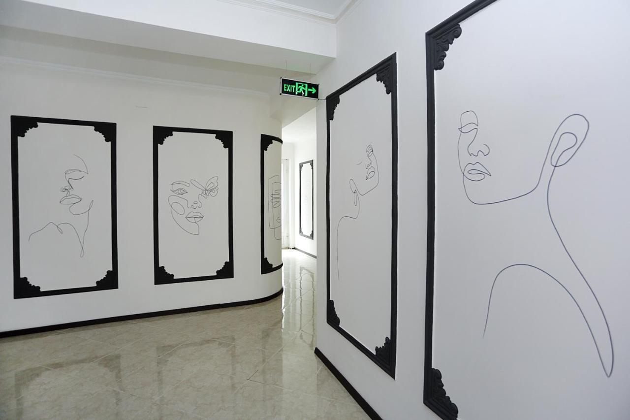 The One Boutique Hotel Тбилиси Екстериор снимка