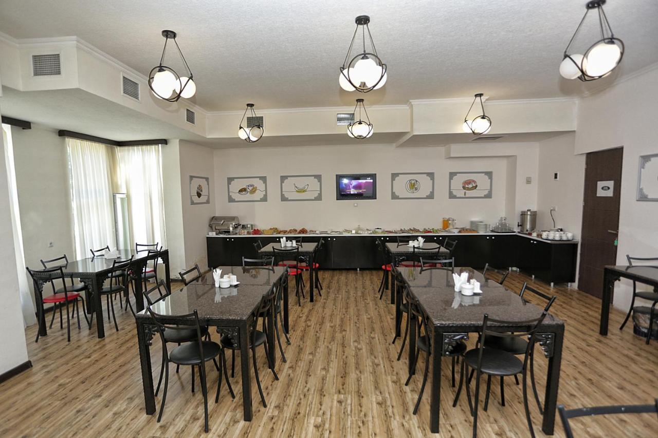 The One Boutique Hotel Тбилиси Екстериор снимка