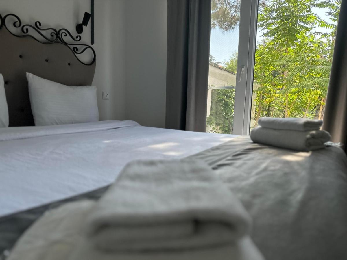 The One Boutique Hotel Тбилиси Екстериор снимка