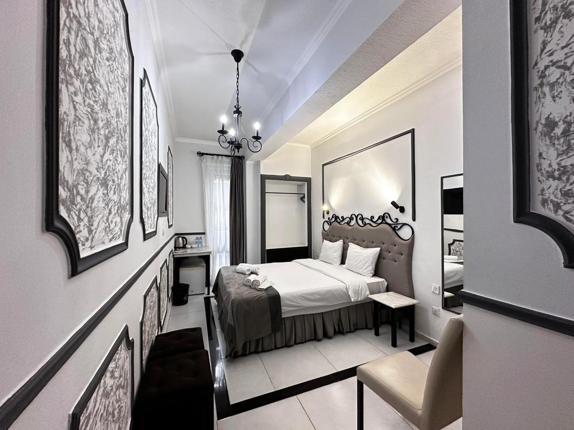 The One Boutique Hotel Тбилиси Екстериор снимка
