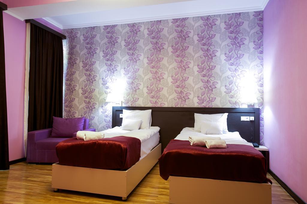 The One Boutique Hotel Тбилиси Екстериор снимка