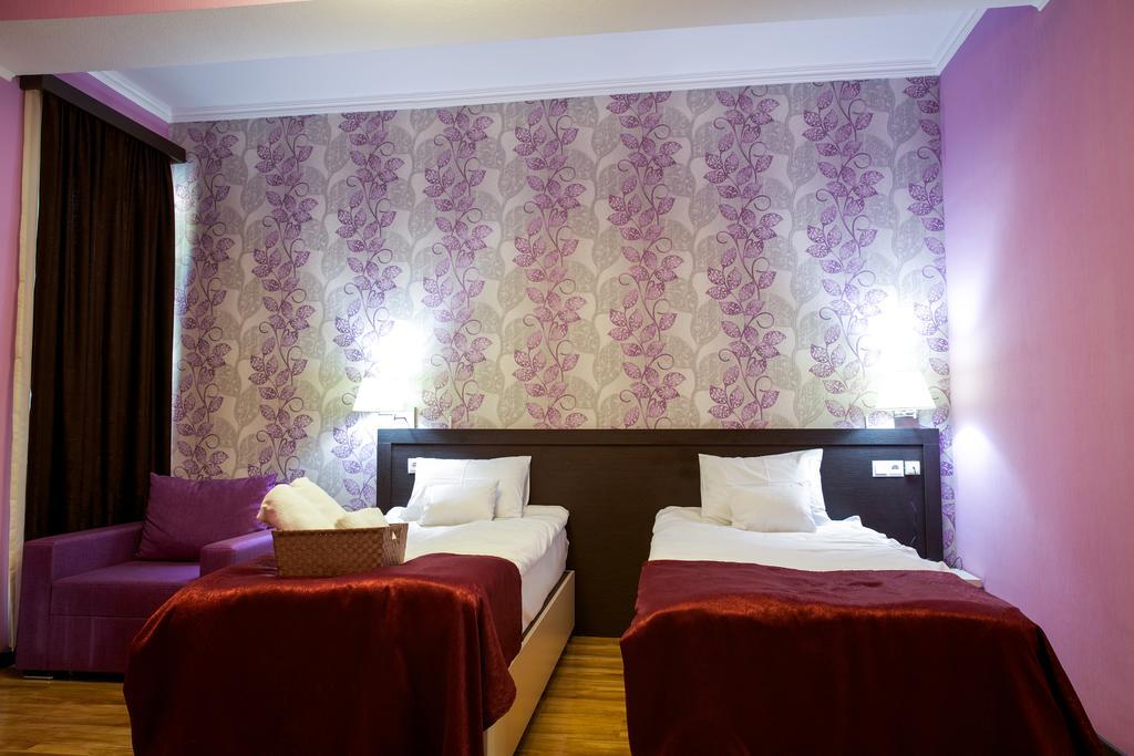 The One Boutique Hotel Тбилиси Екстериор снимка