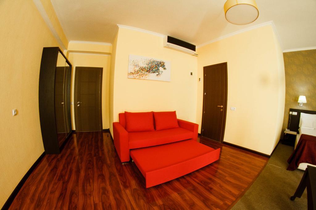 The One Boutique Hotel Тбилиси Екстериор снимка