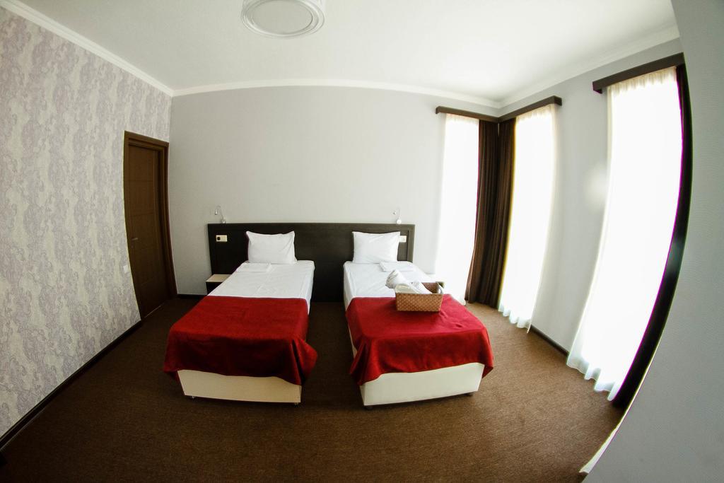 The One Boutique Hotel Тбилиси Екстериор снимка