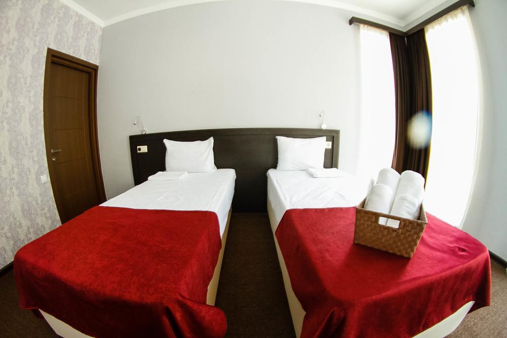The One Boutique Hotel Тбилиси Екстериор снимка