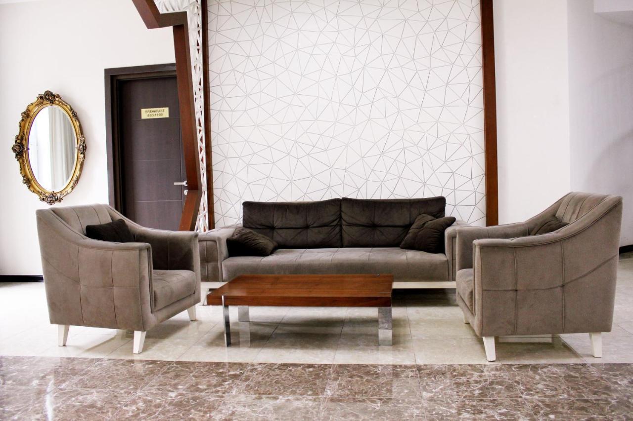 The One Boutique Hotel Тбилиси Екстериор снимка