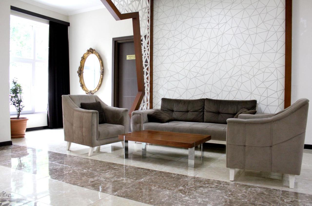 The One Boutique Hotel Тбилиси Екстериор снимка